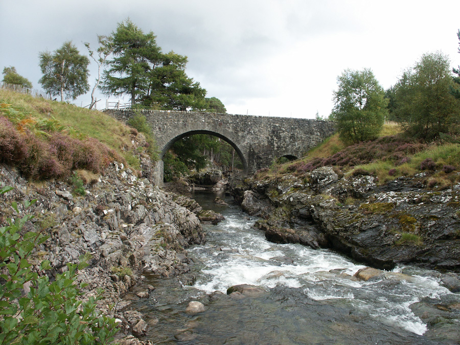 Crubenbeg Bridge over River Truim